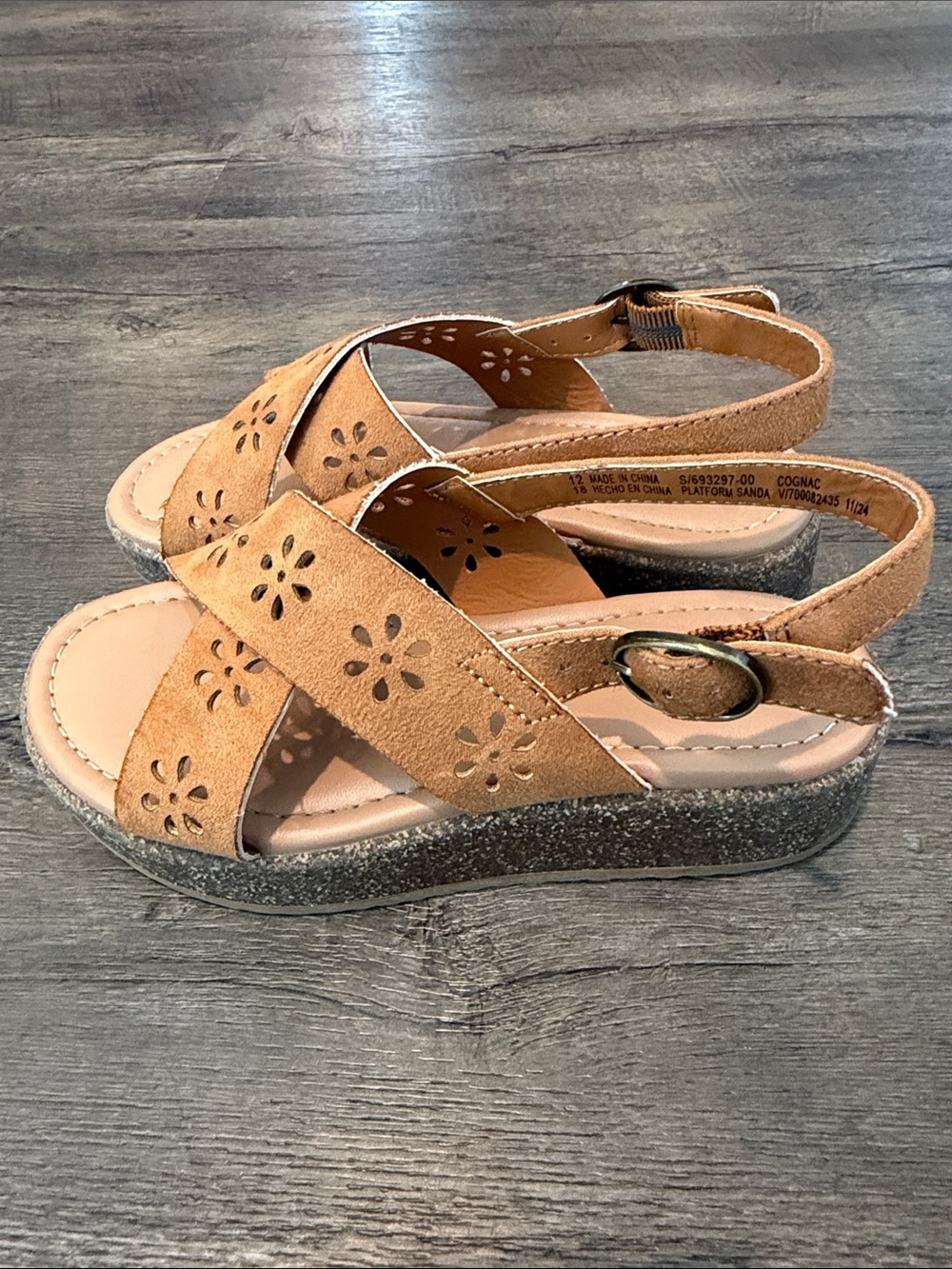 Old Navy 12C Cognac Leather Perforated Stamp Leather Ankle Strap Platform Sandal